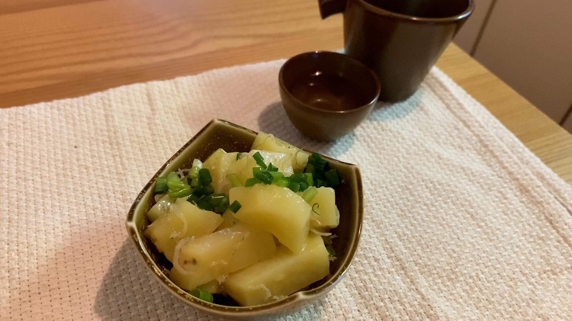 新じゃがとじゃこのバター醤油和え